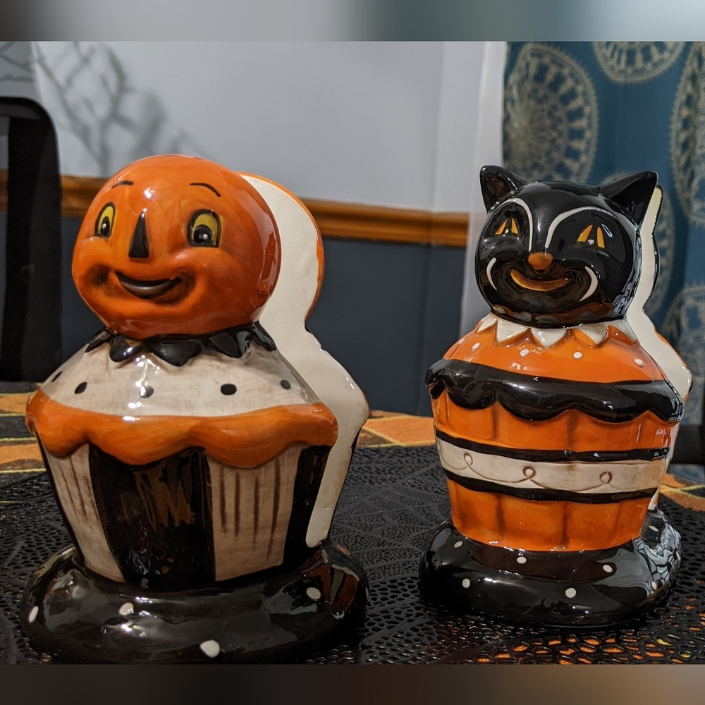 Johanna Parker Napkin Holders. Take advantage and bundle!